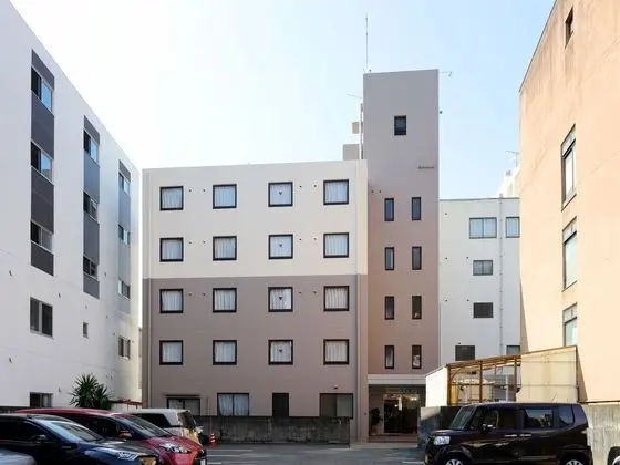 OYO 44108 Rays Hotel Suisen