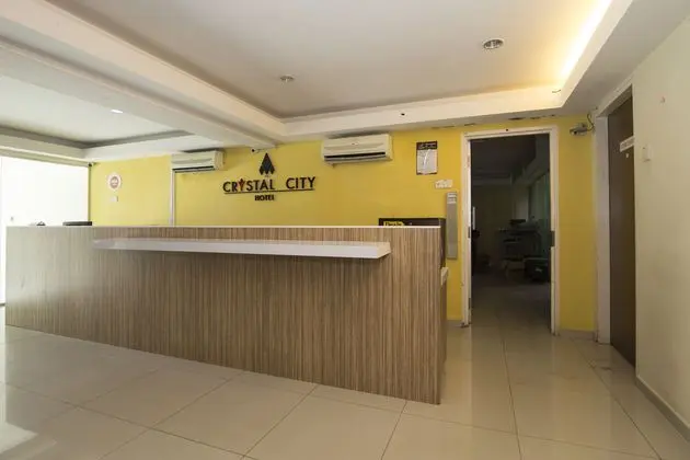 OYO 443 Crystal City Hotel - Lobi