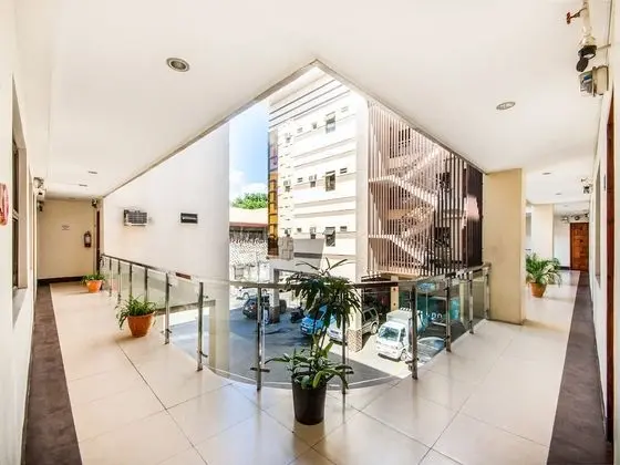 OYO 443 Maria Cristina Arcade Suites - Lobi