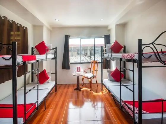 OYO 443 Maria Cristina Arcade Suites - Oda