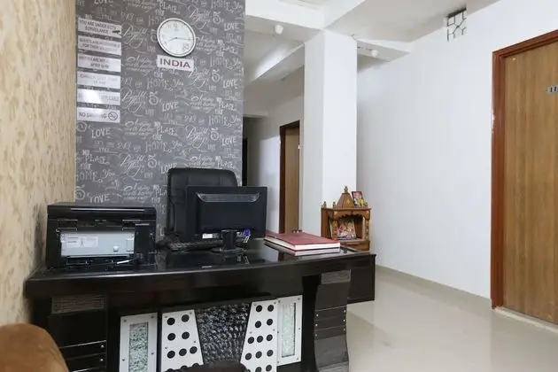 OYO 44400 Retreat Inn