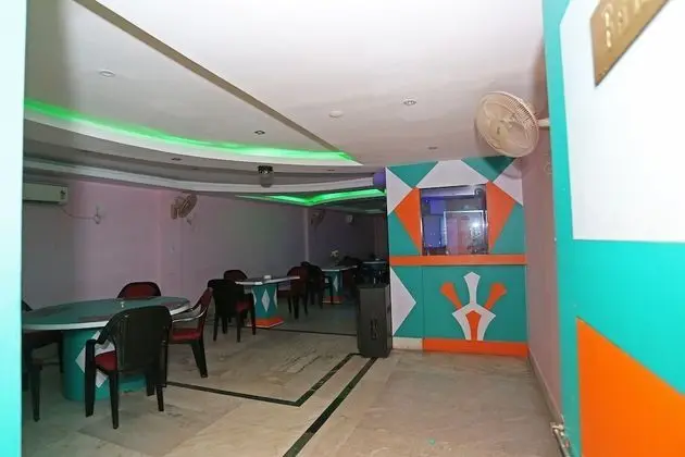 OYO 44549 Hotel Benjamin - Yerinde Yemek