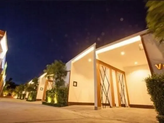 OYO 446 Get Link Hip Hotel