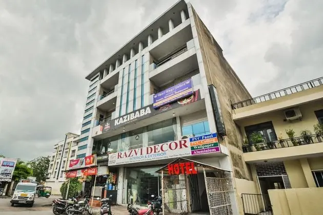 OYO 45055 Hotel King's Palace
