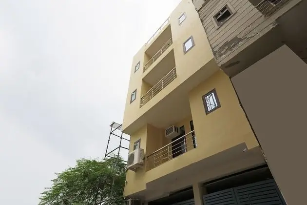 OYO 45288 Hotel 2 Yaars