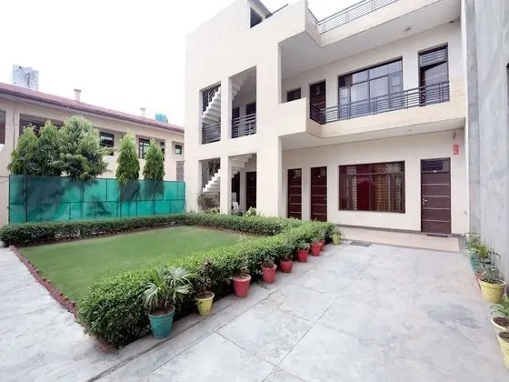 OYO 4548 Hotel Tom Stay