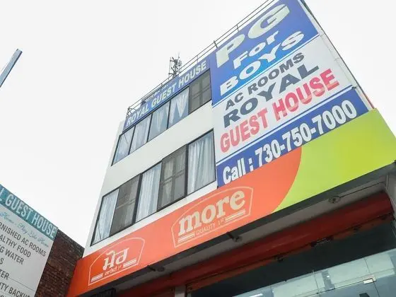OYO 45903 Royal Guest House