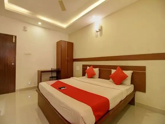 OYO 4594 Apartment Krish Inn