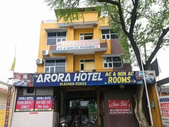 OYO 46131 Hotel Arora
