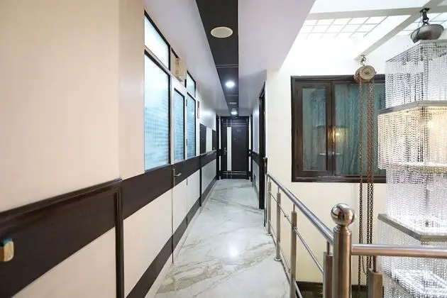 OYO 463 Hotel Metro View Inn - Lobi