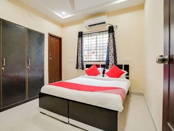 OYO 46419 Moon Light Hospitality