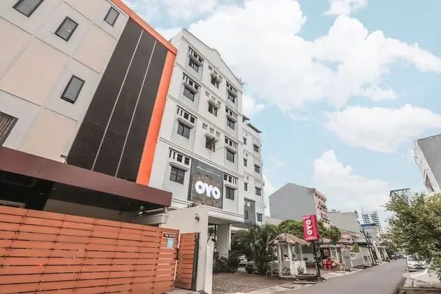 OYO 467 Penthouse Hotel