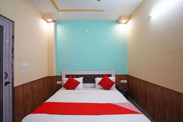 OYO 46922 Qlark White Palace - Oda