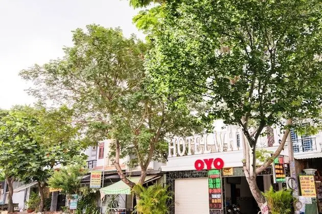 OYO 471 White 1 Hotel