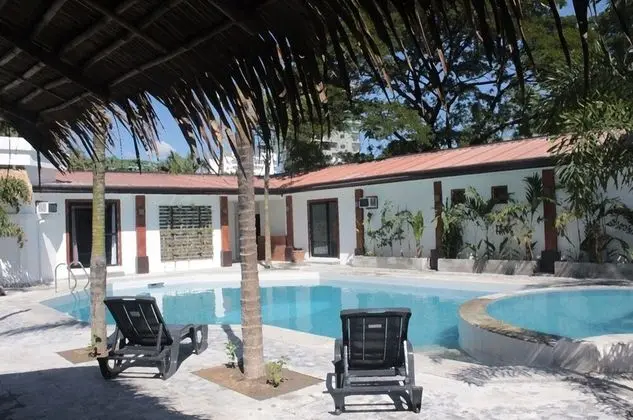 OYO 472 Poleng Villa - Havuz