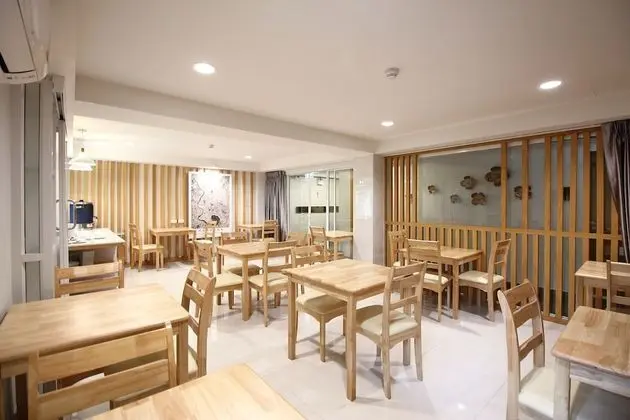 OYO 483 Pannee Hotel Khaosan - Yerinde Yemek
