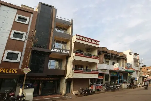 OYO 48533 Hotel Aarna Palace