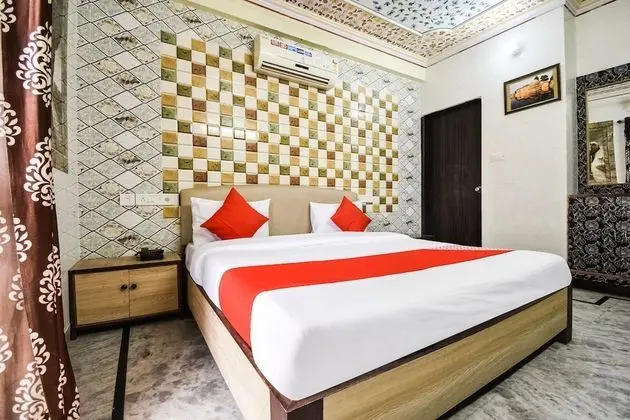 OYO 48665 Kesar Palace