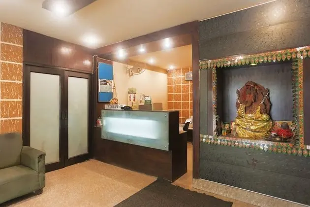 OYO 48884 Hotel Trishakti