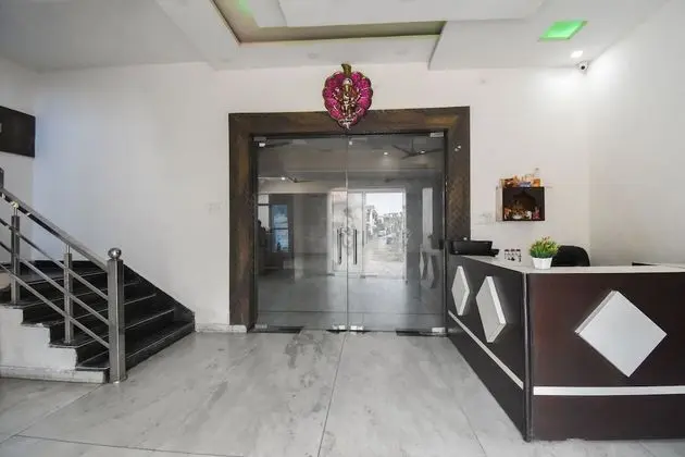 OYO 48899 Hotel V Seven