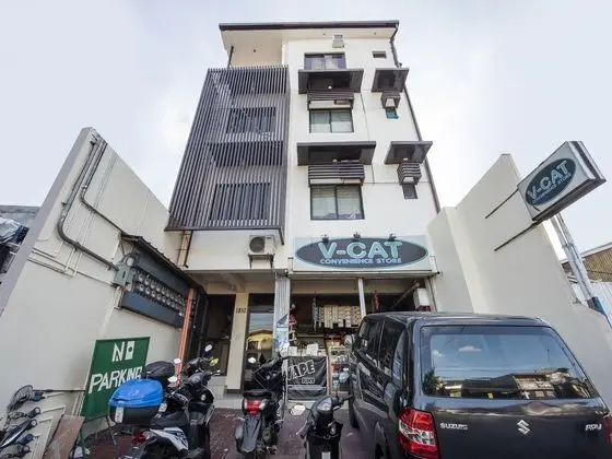 Oyo 490 V-Cat Apartelle - Dış Mekan