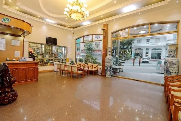 OYO 495 Entity Hotel - Lobi