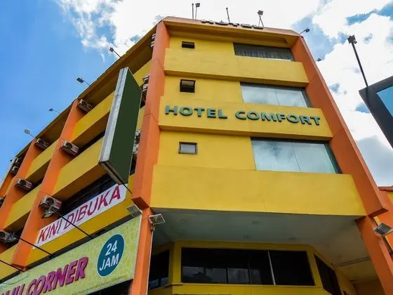 OYO 499 Comfort Hotel Sentul