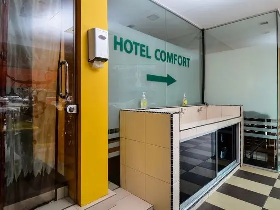 OYO 499 Comfort Hotel Sentul - Lobi