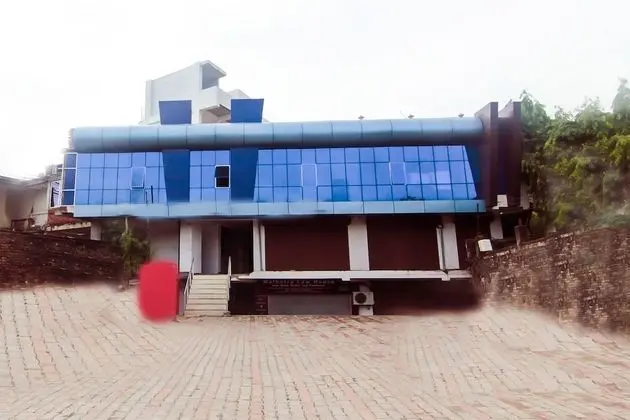 OYO 4998 Sara Residency