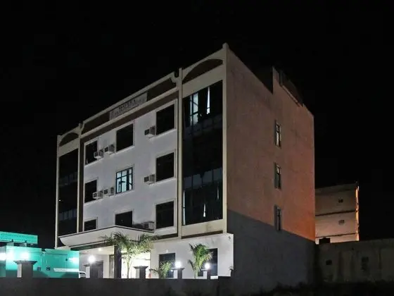 OYO 5093 Hotel Broadway