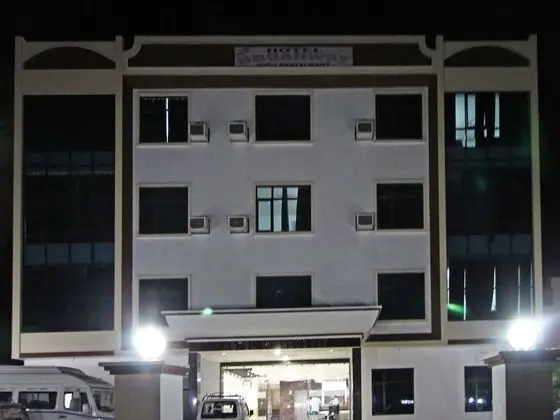 OYO 5093 Hotel Broadway - Dış Mekan