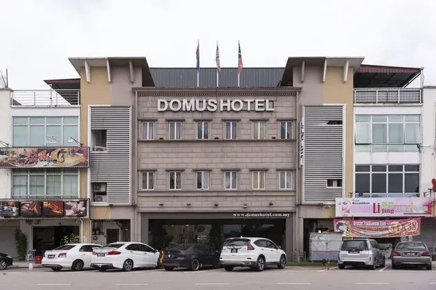 OYO 519 Domus Hotel