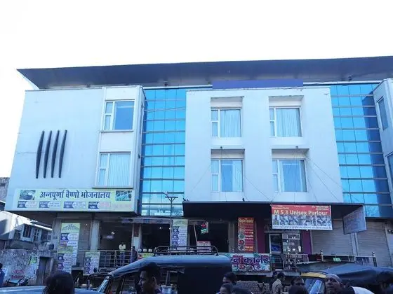 OYO 5192 Laj Regency
