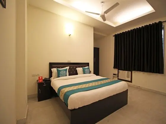 OYO 5216 Aksh Palace