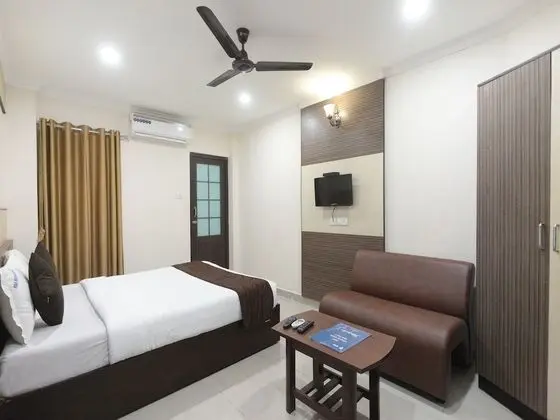 OYO 5230 Pan Residency