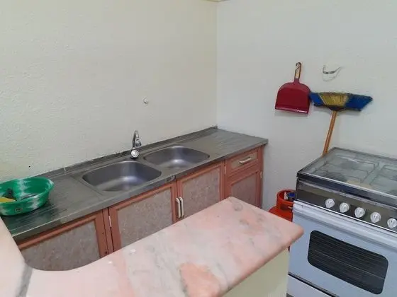 OYO 524 Zahrat Alwaziriya Furnished Apt - Mutfak