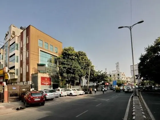 OYO 5270 Sam Hotel