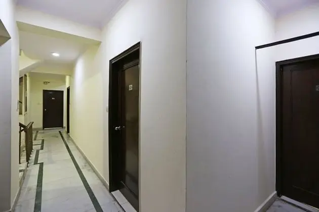 OYO 5382 Hotel Elegant International - İç Mekan