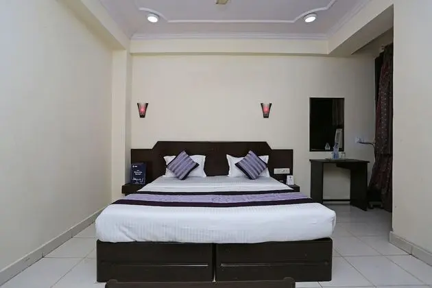 OYO 5382 Hotel Elegant International - Oda