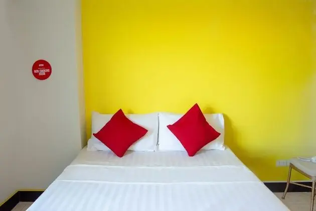OYO 543 Negrense Suites - Oda