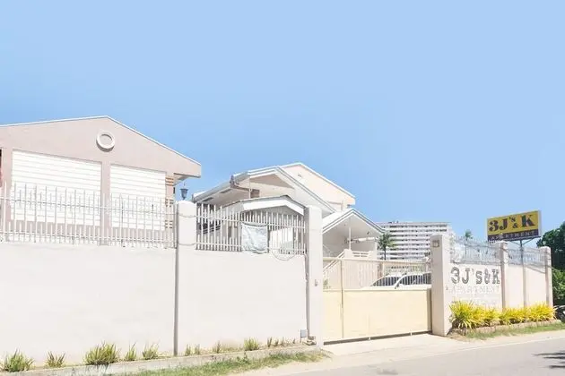 OYO 556 3j's And K Apartment - Dış Mekan
