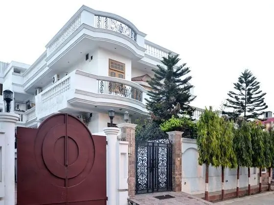 OYO 5634 IVY Stays - Manoj Pandey Chowk