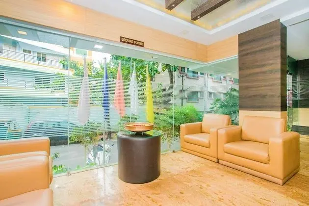OYO 5641 Hotel Corporate Park Inn - Lobi