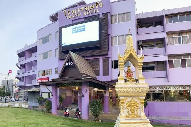 OYO 565 Trang Hotel