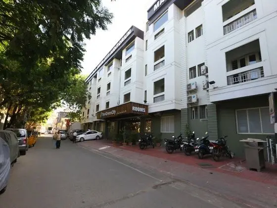 OYO 5656 Green City