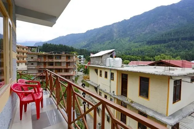 OYO 5698 The Destination Manali