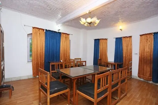 OYO 5735 Hotel Ashai - Yerinde Yemek