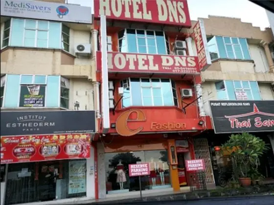 OYO 575 Hotel Dns
