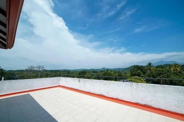 OYO 576 Dazzling Villa