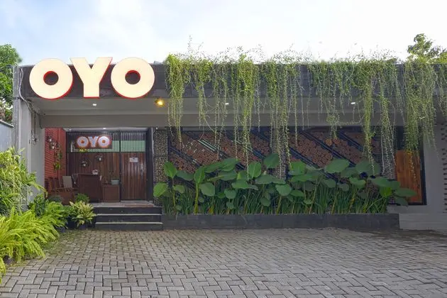 OYO 583 Royal Gejayan Homestay